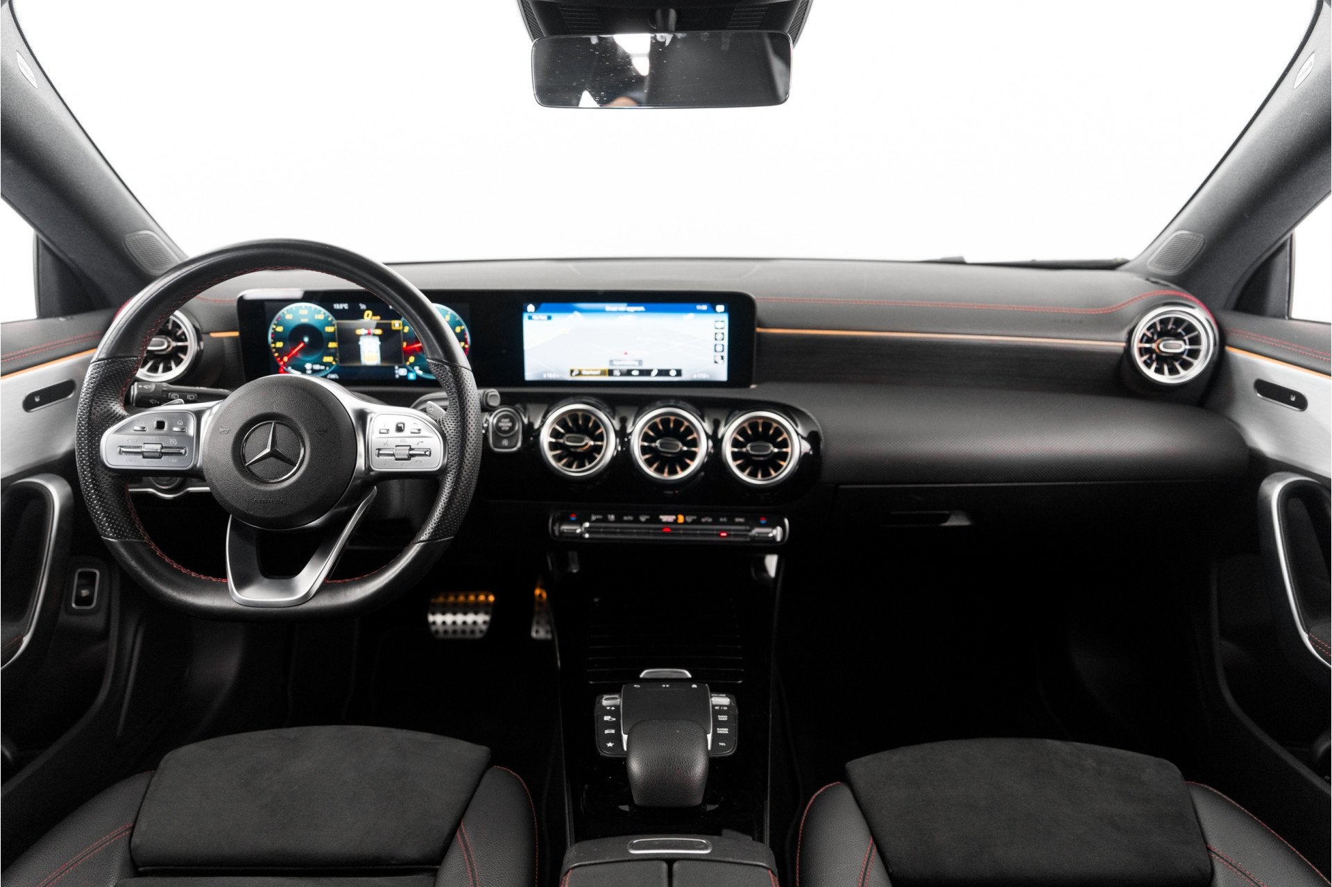 Mercedes-Benz CLA Shooting Brake 200 Business Solution AMG T, CLA, 730 kg, Gebruikt, 4 cilinders