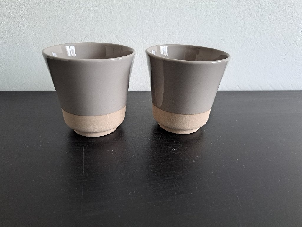 2x beker in grijs / paars tint NIEUW, Nieuw, Ophalen of Verzenden, Overige stijlen, Kop(pen) en/of Schotel(s)