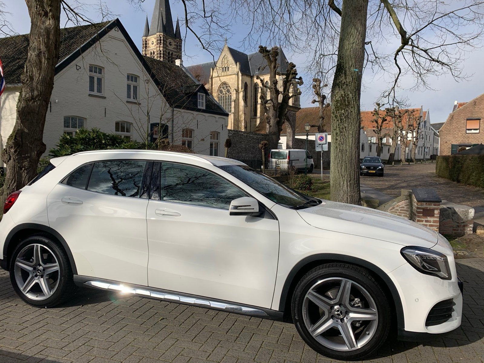 Mercedes-Benz GLA 180 1.6 90KW Aut7 2018 Wit, Auto's, 4 cilinders, 715 kg, 1200 kg, Particulier