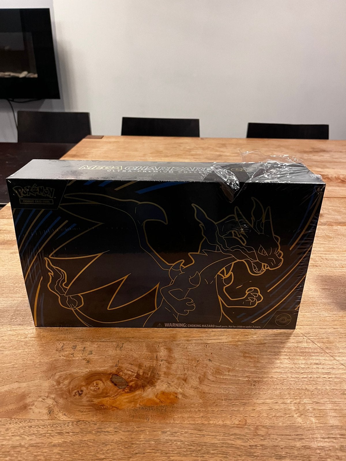 Mega Charizard X ex Ultra-Premium Collection - Damged Seal, Hobby en Vrije tijd, Verzamelkaartspellen | Pokémon, Ophalen of Verzenden