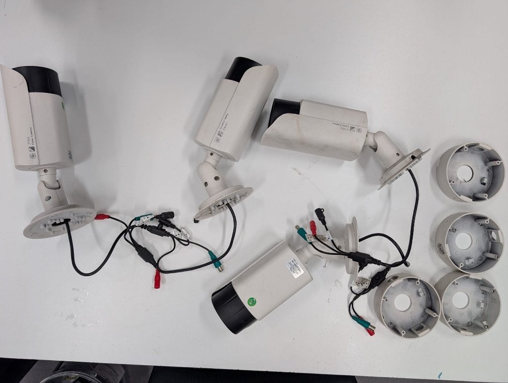 4x D-Vitron VT-220M HD Beveiligingscamera + 4 x Beugels, Ophalen of Verzenden, Gebruikt