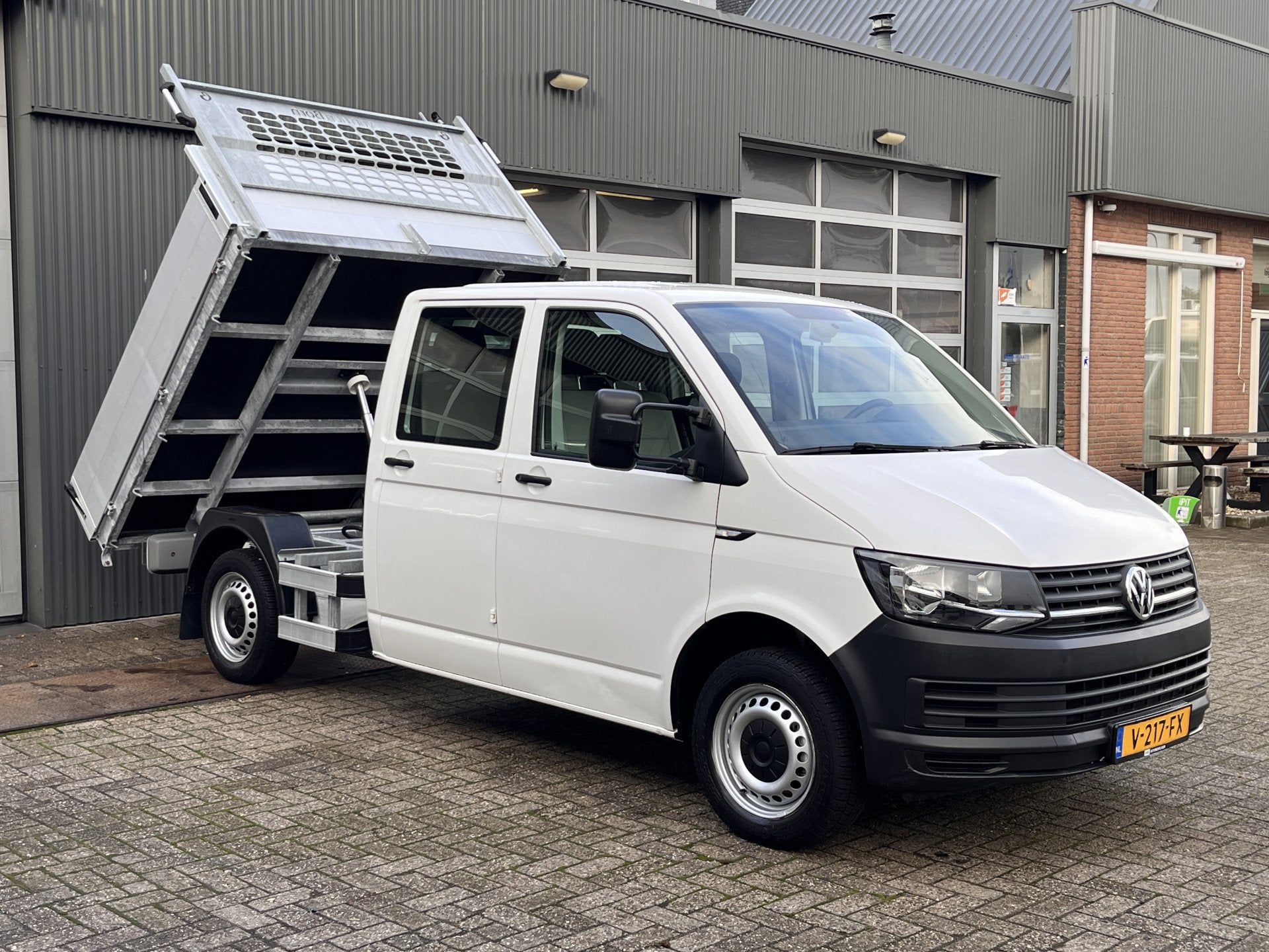 Volkswagen Transporter 2.0 TDI L2H1 DC Kipper open laadbak A, 15 km/l, Gebruikt, 4 cilinders, Volkswagen