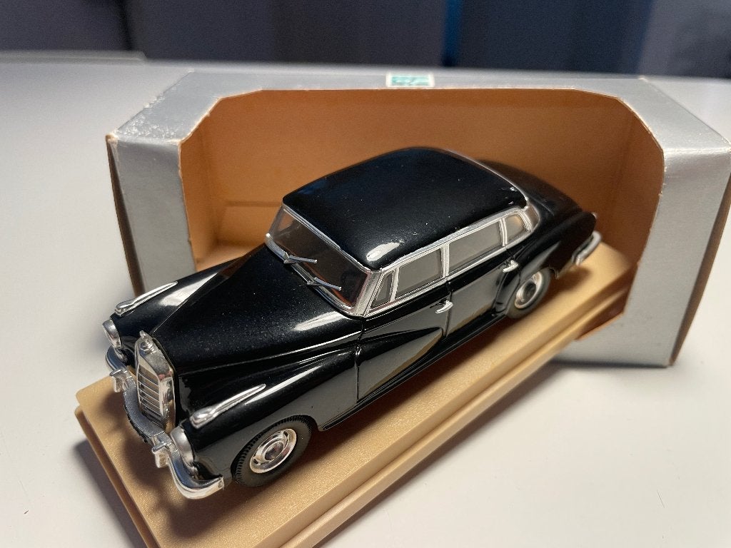 Rio 1:43 Mercedes-Benz 300, Ophalen of Verzenden, Zo goed als nieuw, Auto, Matchbox