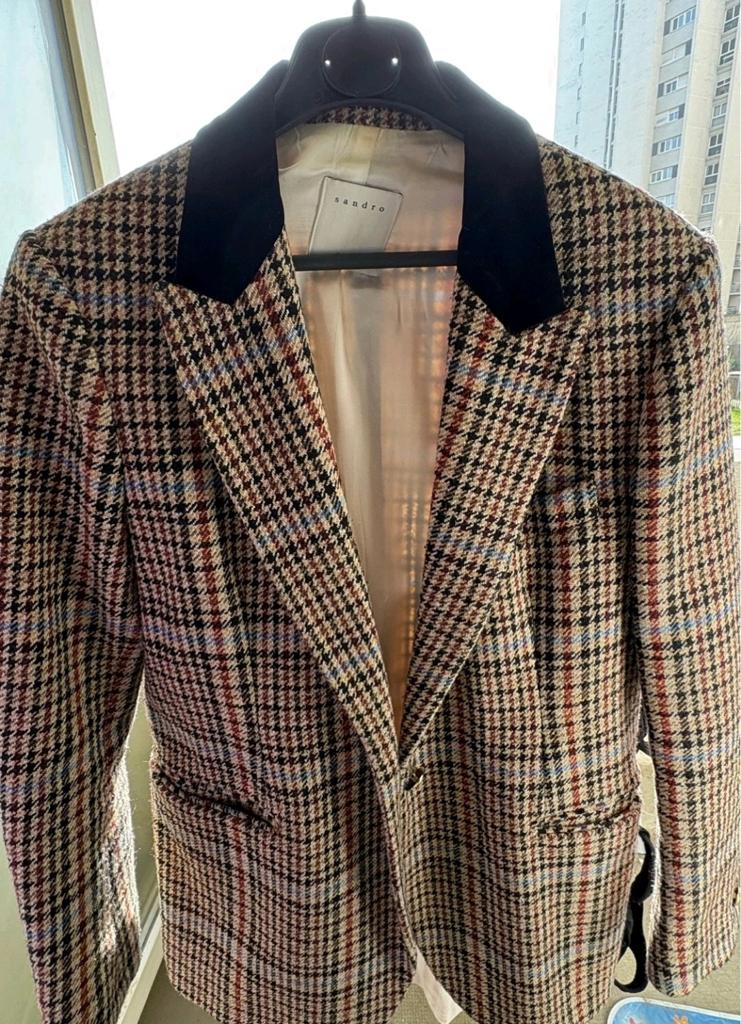 Sandro Blazer maat 34/36  €395, Kleding | Dames, Jasjes, Kostuums en Pakken, Ophalen of Verzenden, Zo goed als nieuw