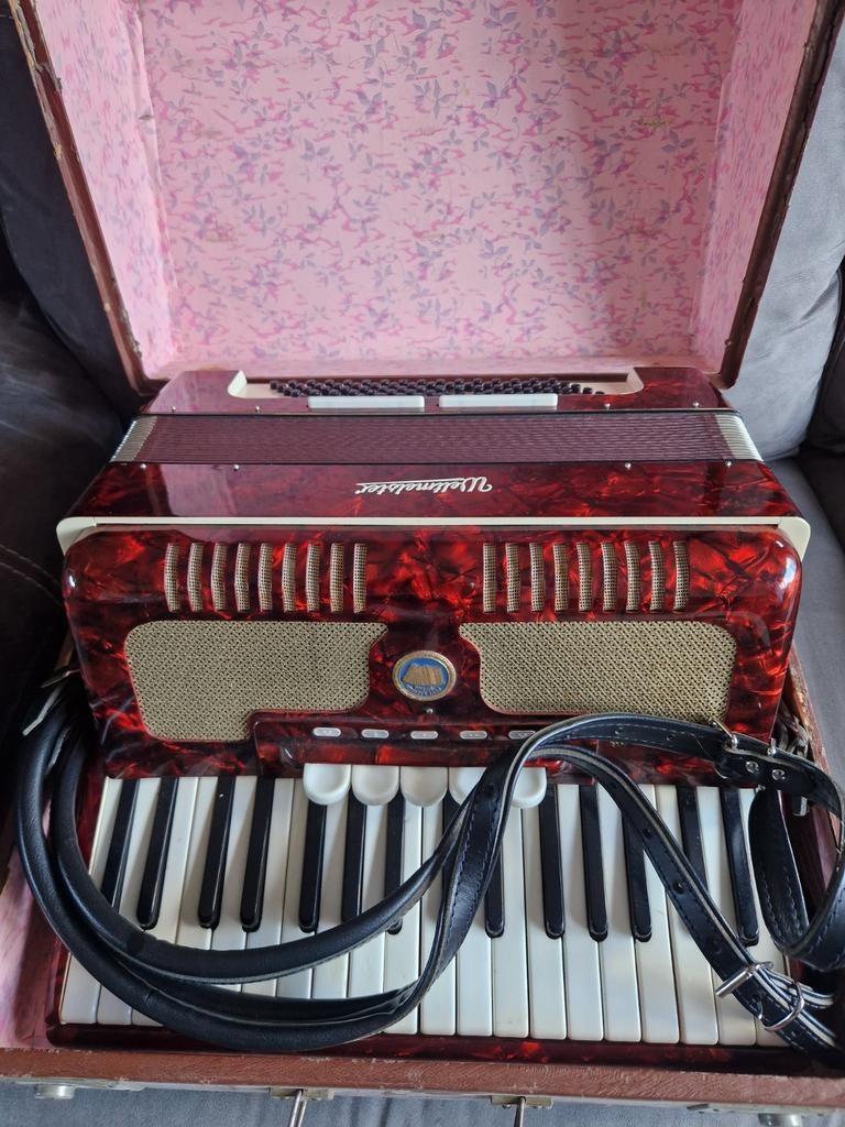 Weltmeister accordeon, Muziek en Instrumenten, Accordeons, Ophalen, Gebruikt, Weltmeister, Met koffer