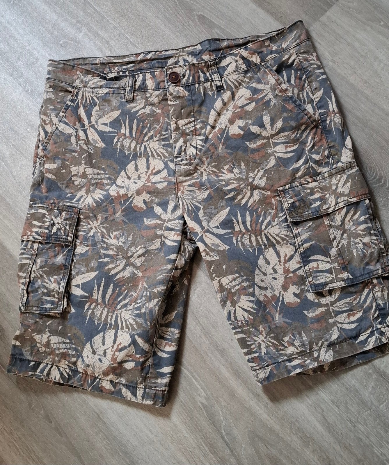 Unsigned Cargo Short met Bladprint - Maat L, Kleding | Heren, Ophalen, Maat 52/54 (L), Meerkleurig, Gedragen