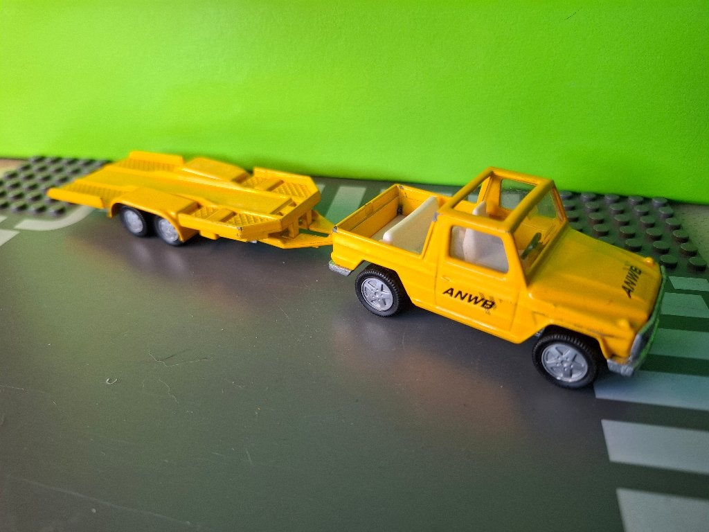 Siku 2221 - Mercedes 280GE ANWB met aanhanger [gl] 1/55, Ophalen of Verzenden, Gebruikt, Bus of Vrachtwagen