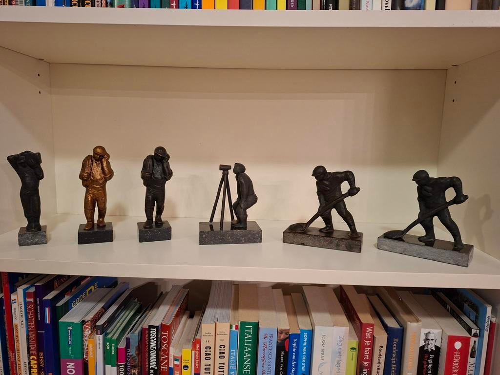 Bronzen beeldjes van Marlies Noordkamp., Ophalen