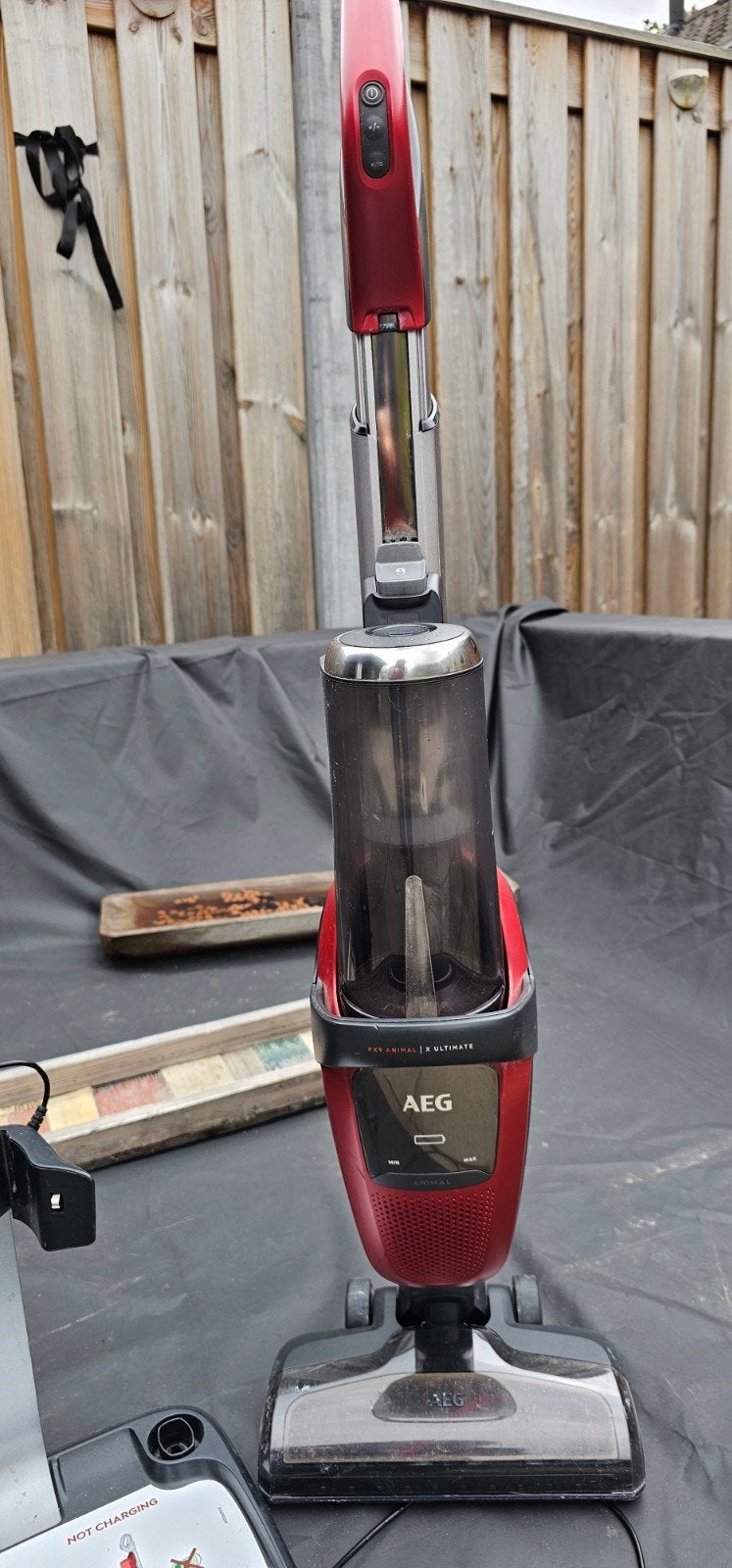 AEG FX9 Animal X Ultimate Steelstofzuiger, Ophalen, Inclusief accessoires, Zo goed als nieuw, Reservoir