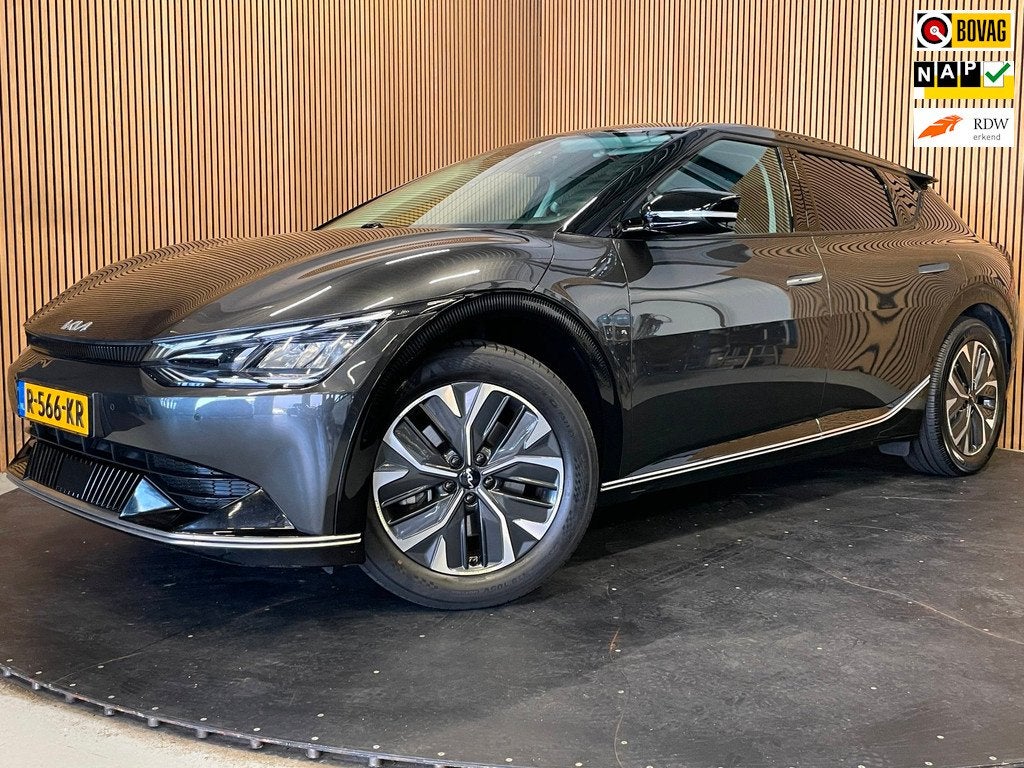 Kia EV6 Plus 77.4 kWh|98% SOH|TREKHAAK|LEDER|MEMORY|STOELVER, Auto's, Kia, Automaat, Achterwielaandrijving, Gebruikt, Zwart