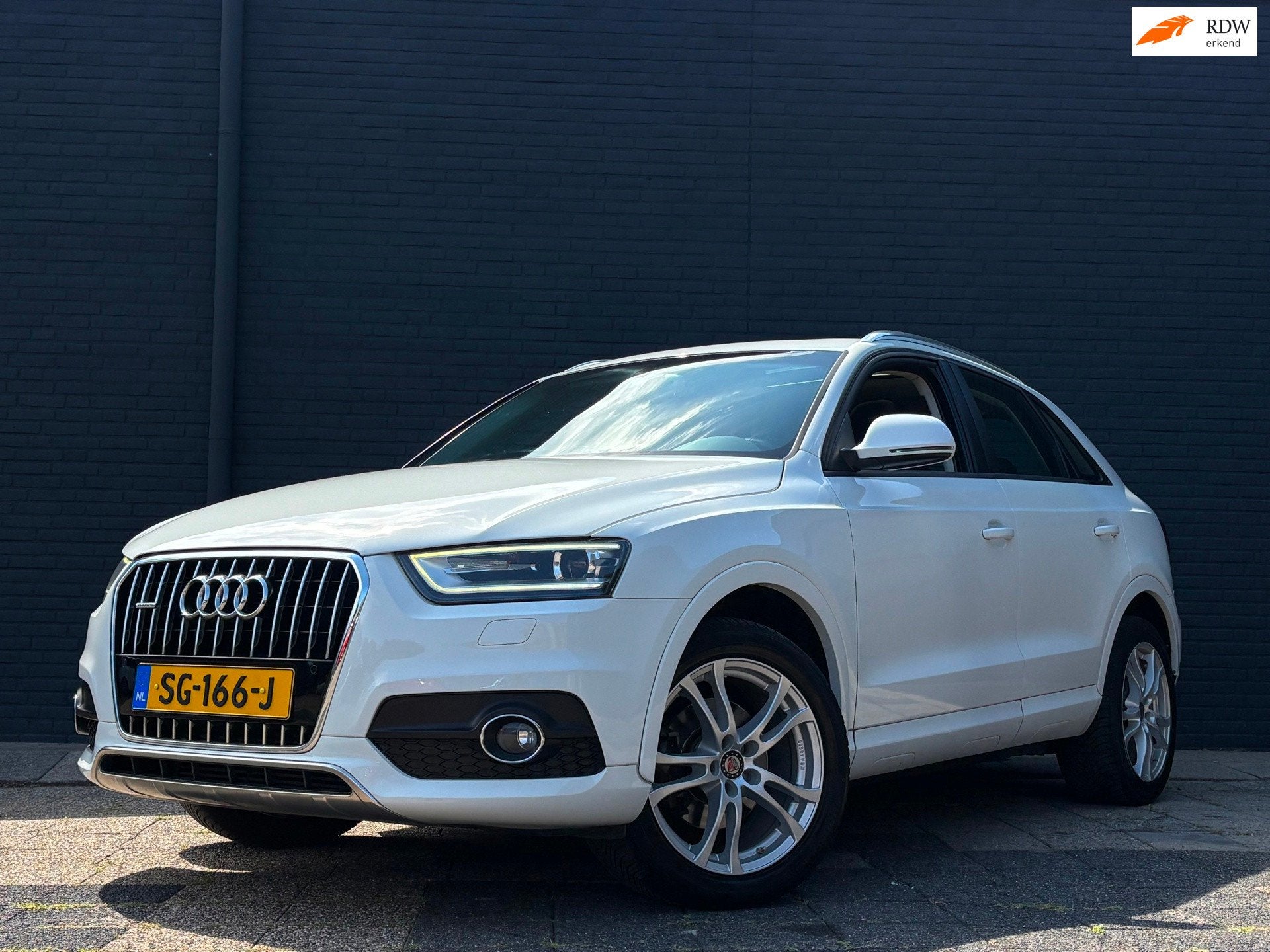 Audi Q3 2.0 TFSI quattro Pro Line S | Pano | Stoelverw. | Au, Auto's, Euro 5, Gebruikt, 4 cilinders, Leder en Stof