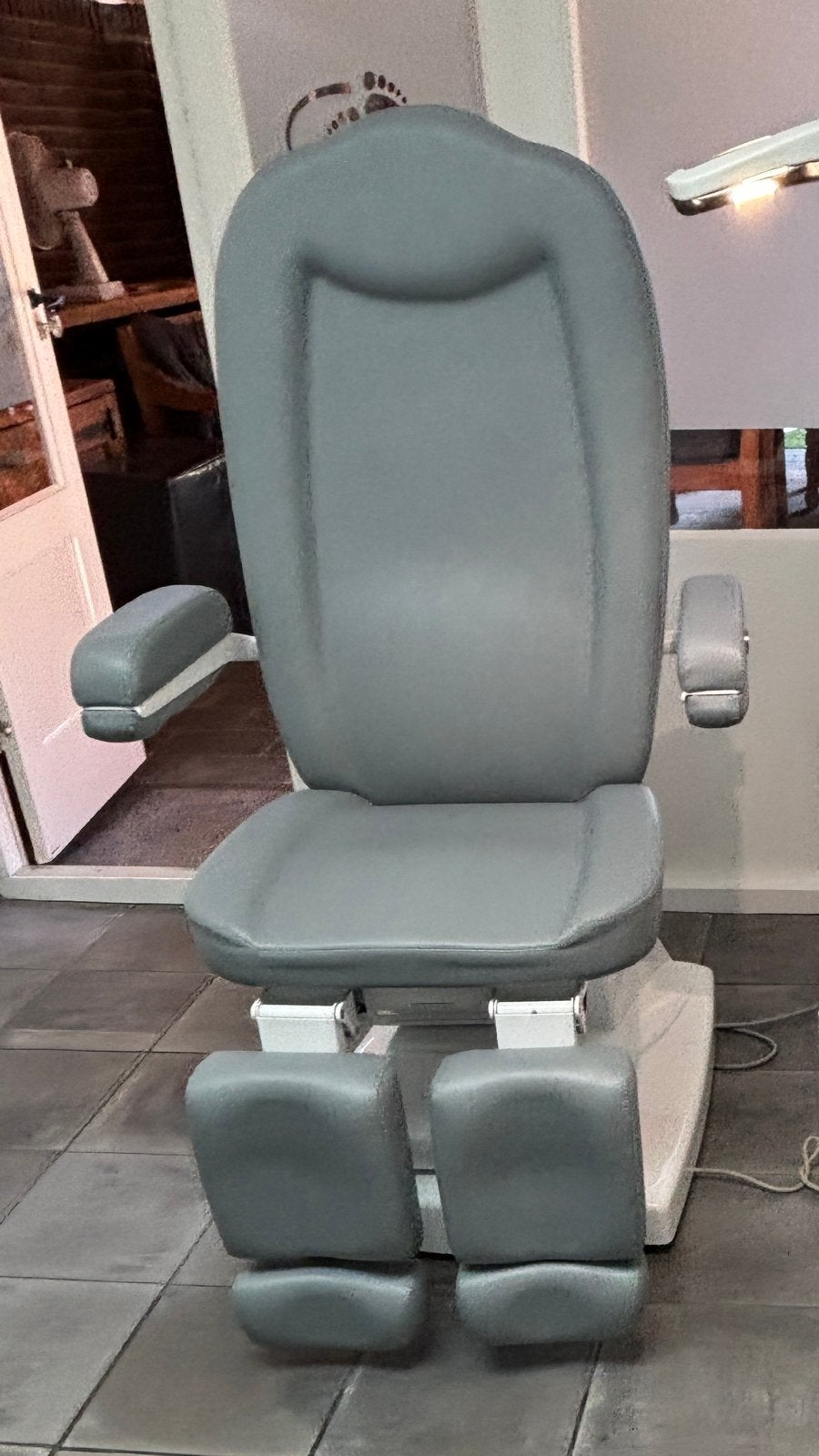 Pedicurestoel MSK Euroclinic MYA, Ophalen, Zo goed als nieuw, Massagestoel of Kussen