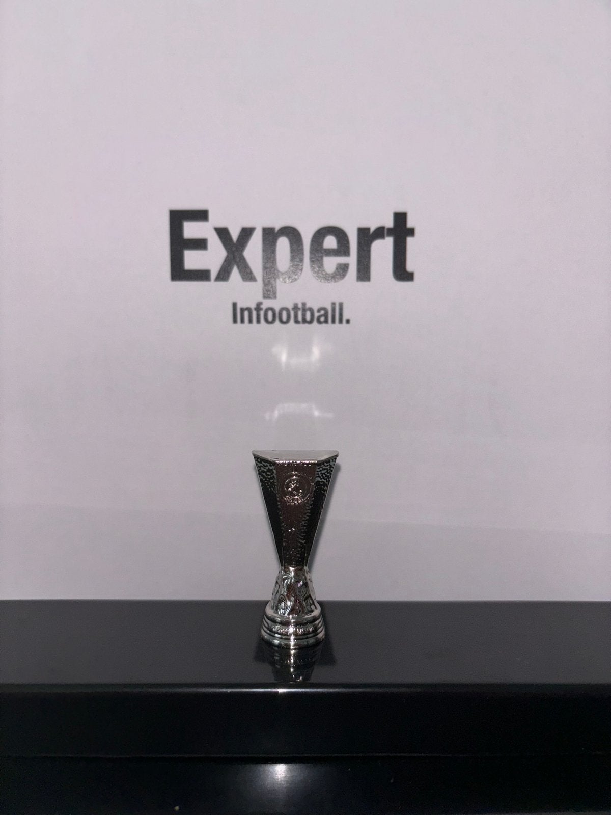 Europa league mini beker, Verzamelen, Ophalen of Verzenden, Nieuw, Buitenlandse clubs, Beeldje of Poppetje