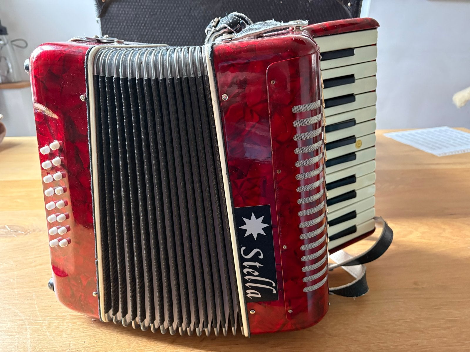 Stella Accordeon - Rood, Gebruikt, met Riemen, Toetsaccordeon, Met koffer, Ophalen, Overige merken