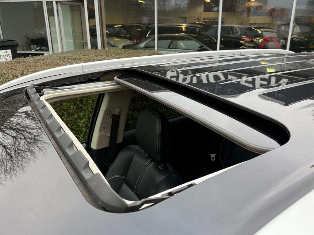 Mitsubishi Outlander 2.0 PHEV instyle+ - PANORAMADAK - PARKE, 1998 cc, 4 cilinders, 1820 kg, Zwart