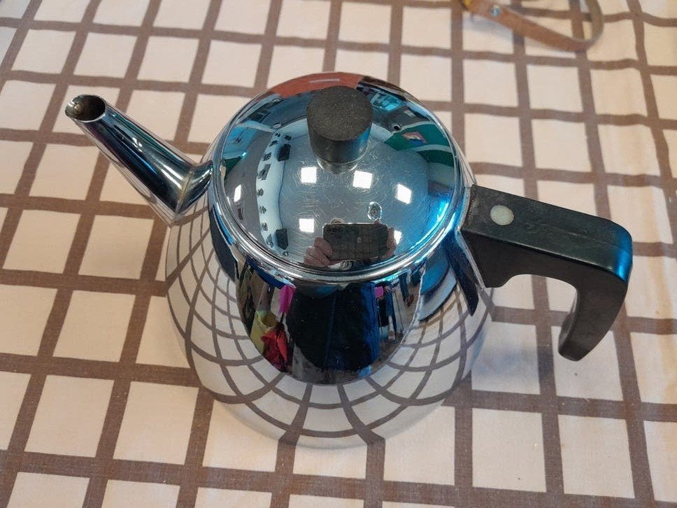 Glanzende theepot/fluitketel - Gebruikt, Theepot/fluitketel, Gebruikt, Zilver, Ophalen of Verzenden