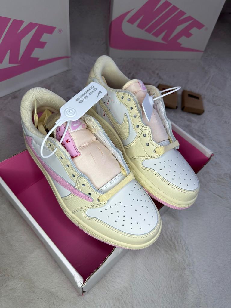 Nike Travis Scott 36 tm 41 pinkster roze wit nieuw voorraad!, Ophalen of Verzenden, Nieuw