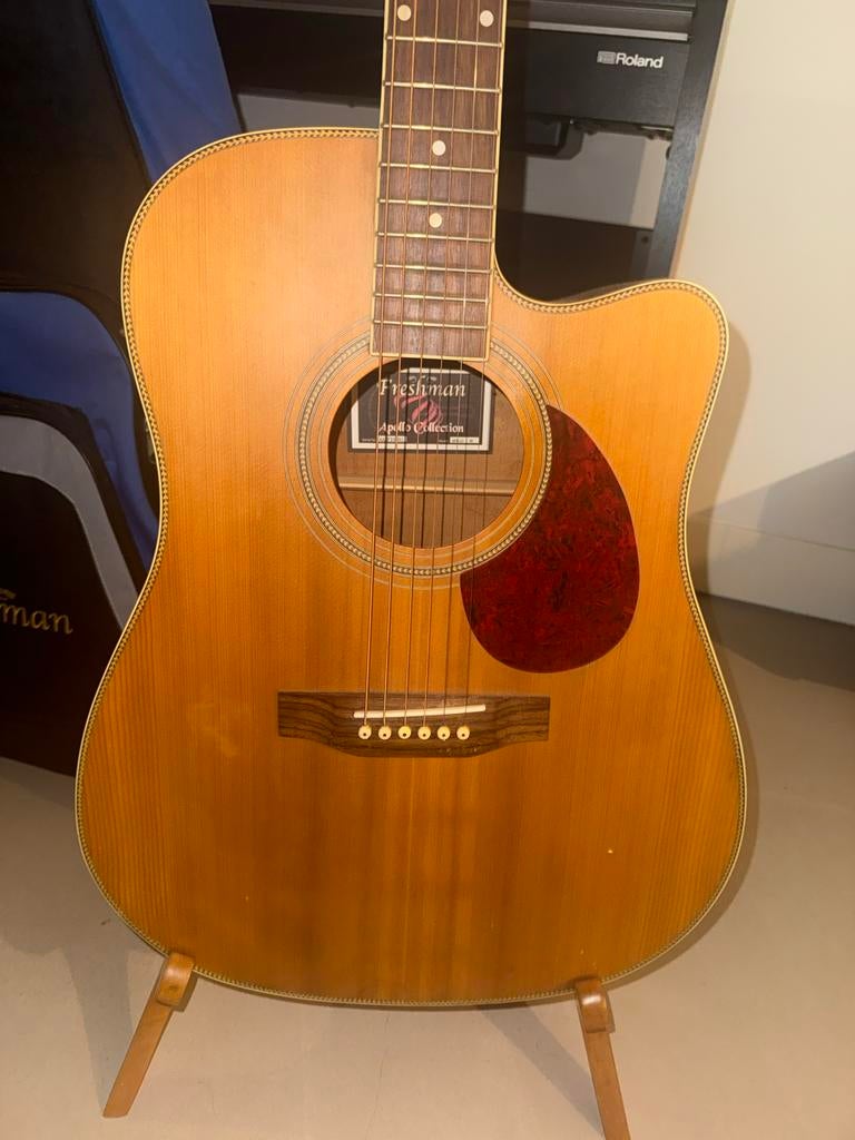 Freshman Apollo 1 DC Electro Acoustic Guitar with gig bag, Ophalen, Zo goed als nieuw, Western- of Steelstringgitaar, Met koffer