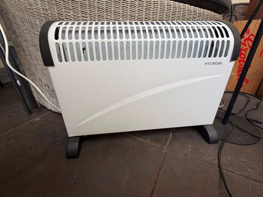 Radiator Hyundai, Doe-het-zelf en Verbouw, Verwarming en Radiatoren, Ophalen, 30 tot 80 cm, Radiator, Minder dan 60 cm