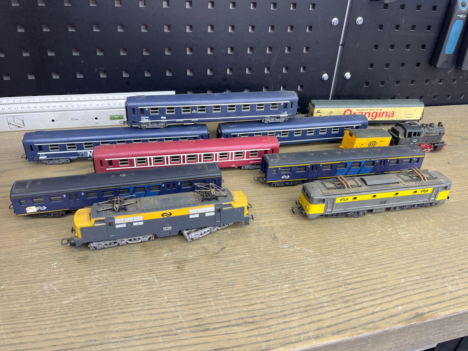 Diverse modeltreinen en wagons - NS, Orangina, Hobby en Vrije tijd, Modeltreinen | H0, Gebruikt, Locomotief, Gelijkstroom of Wisselstroom