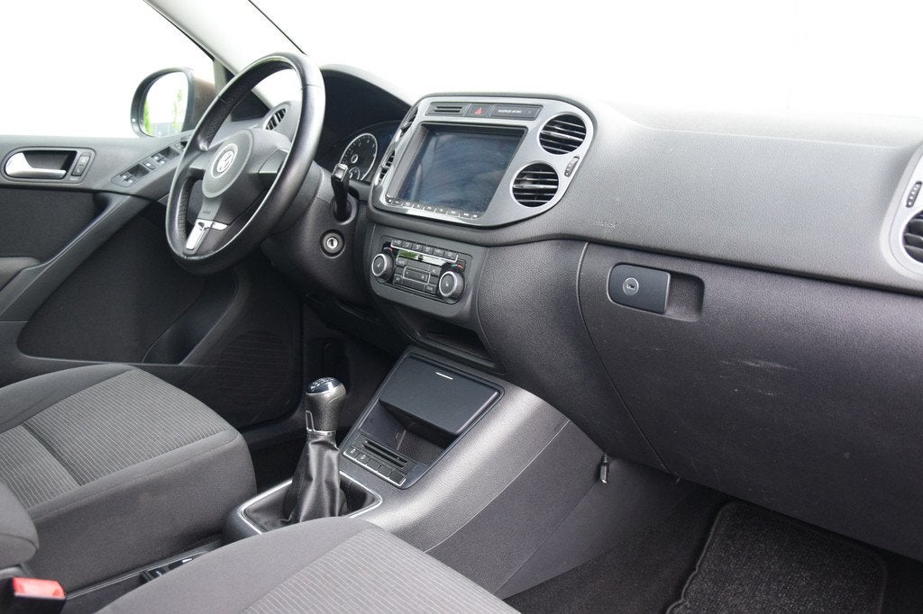 Volkswagen Tiguan 1.4 TSI Comfort&Design Navi Stoelverwarmin, Voorwielaandrijving, Euro 5, Gebruikt, Zwart