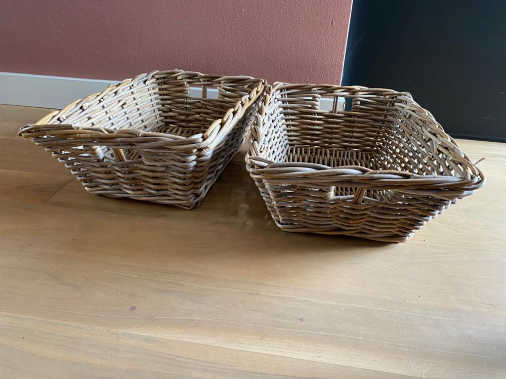 2 rieten mandjes, Ophalen, Zo goed als nieuw, Rechthoekig, Riet