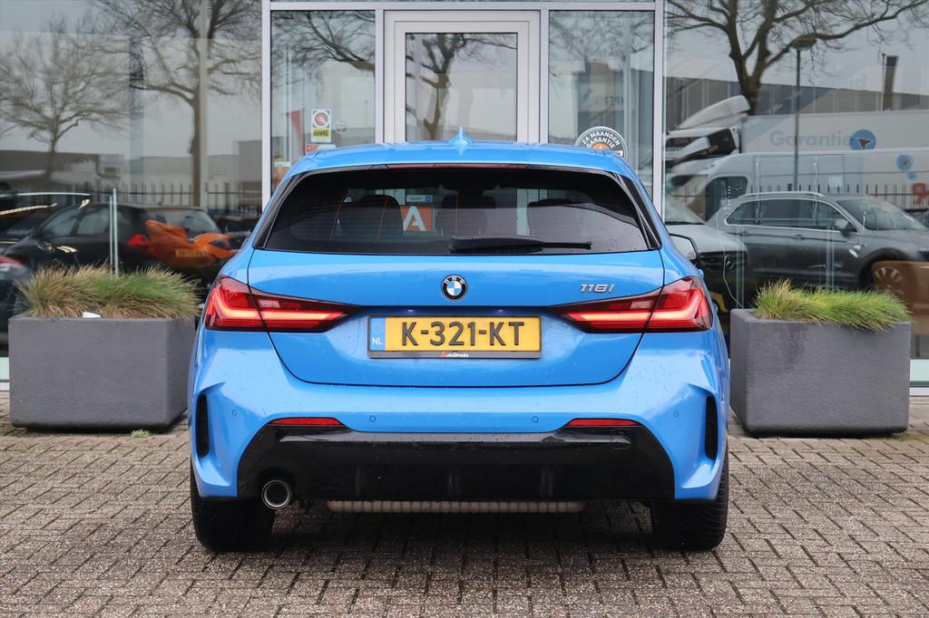 BMW 1-Serie (f40) 118i M-Sport 136pk Aut | Carplay | LED | S, 136 pk, Gebruikt, Met garantie (alle), Blauw