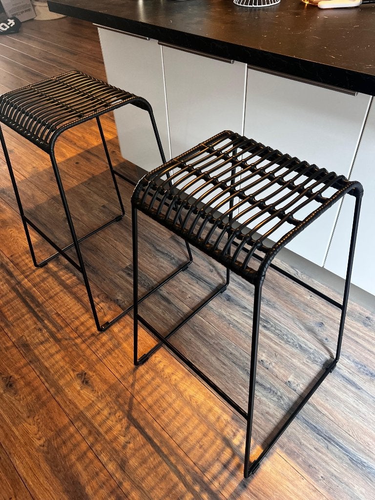 barkrukken, zwart rotan kunstof, 2 krukken, Ophalen, Zo goed als nieuw, 60 tot 90 cm