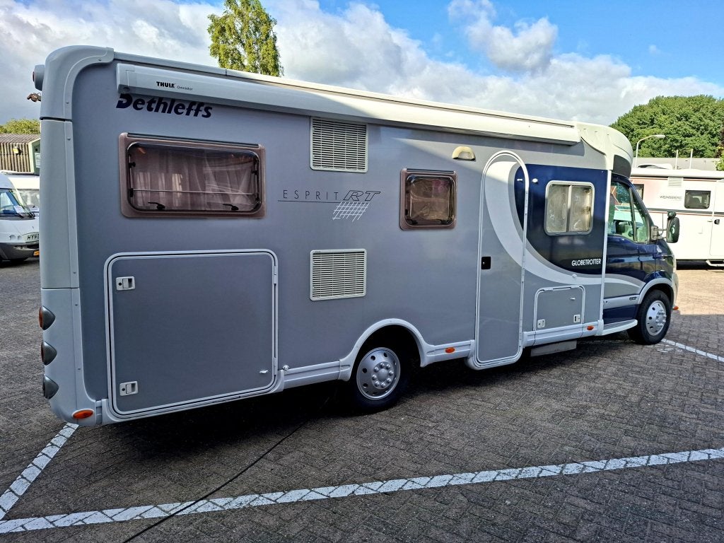 Dethleffs Globetrotter Esprit 6874 RT Winterisolatie|ALDE|, Caravans en Kamperen, Campers, Koelkast, Chemisch toilet, Vloeistofverwarming