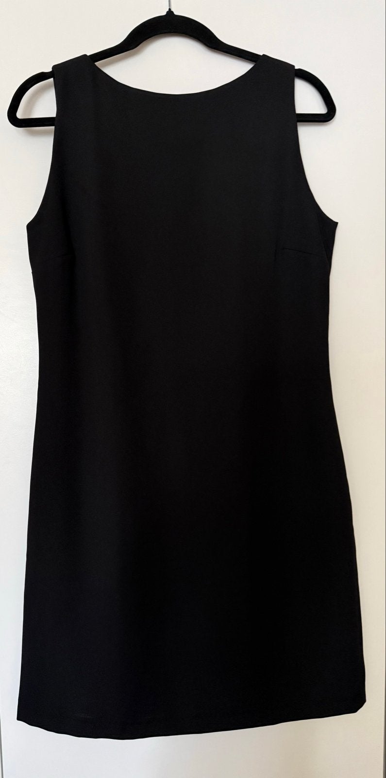 Basic Bijenkorf Zwarte Mouwloze Jurk Maat 40, Kleding | Dames, Jurken, Zo goed als nieuw, Maat 38/40 (M), Zwart, Knielengte, Ophalen of Verzenden