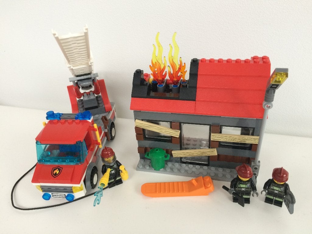 Lego city brandweer Brandalarm 60003 complete set + boekjes, Compleet, City, Lego, Ophalen of Verzenden