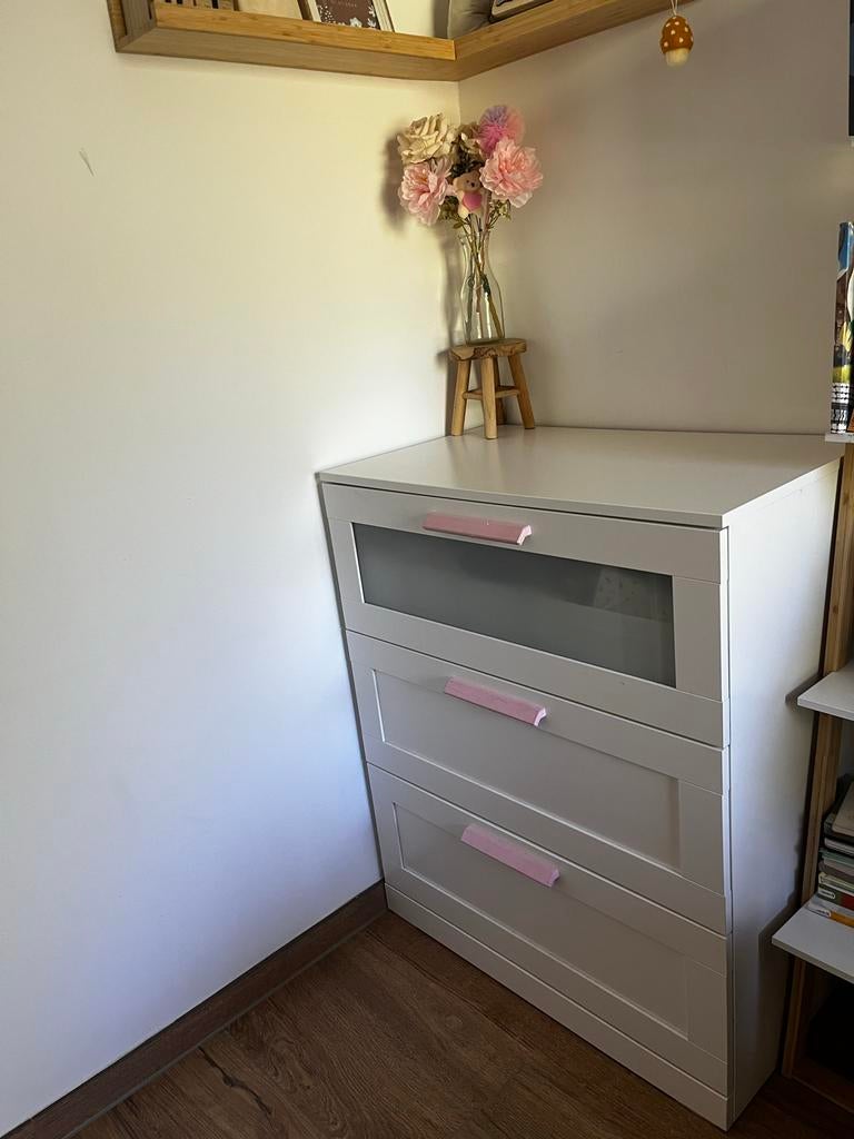 IKEA BRIMNES Ladekast wit met 3 lades en glas, Huis en Inrichting, Kasten | Ladekasten, Kunststof, Gebruikt, 3 of 4 laden, Minder dan 100 cm