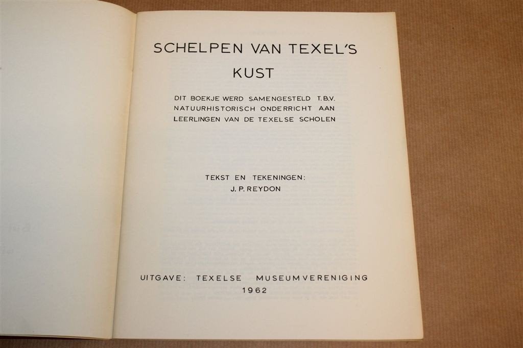 Schelpen van Texels Kust — Vintage Natuurboekje Texel 1962, Ophalen of Verzenden, Gelezen