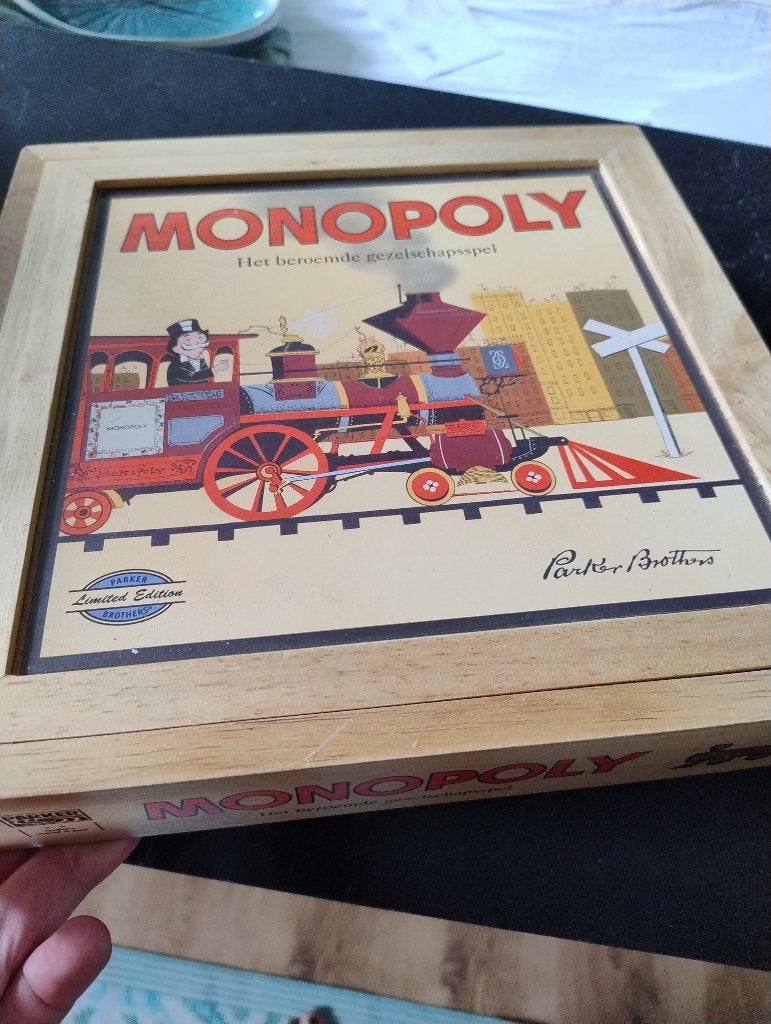 Monopoly special edition, Drie of vier spelers, Ophalen of Verzenden, Zo goed als nieuw, Parker
