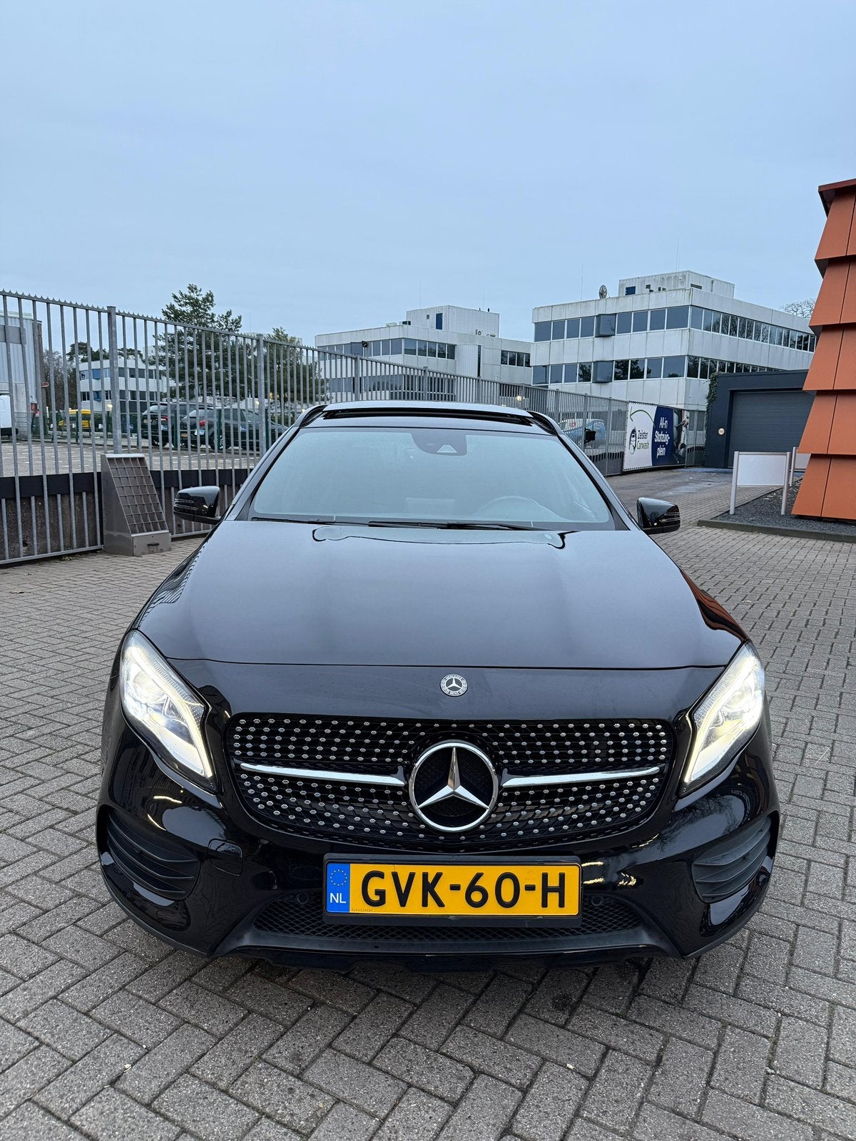 Mercedes GLA 200 AMG pakket  Panoramadak automaat a45, Auto's, 715 kg, Zwart, 1595 cc, Particulier