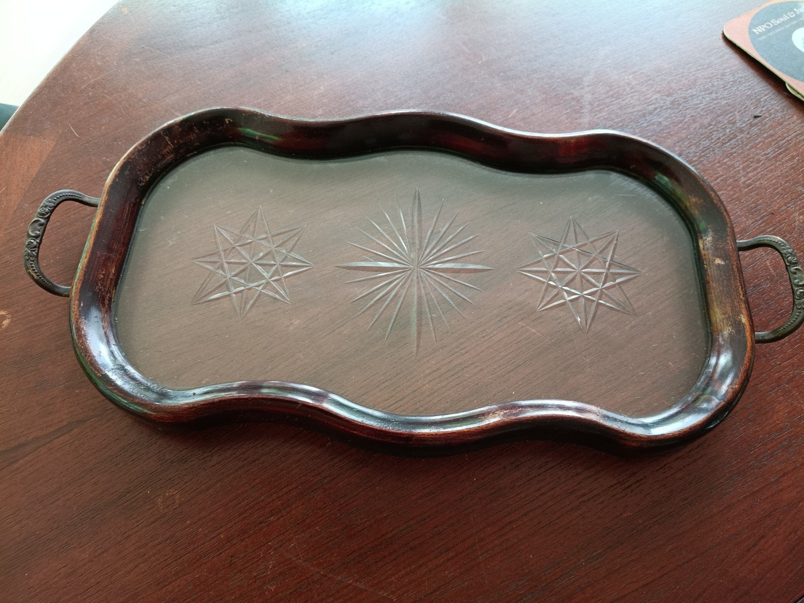 Antiek dienblad met glas en kantwerk, Ophalen of Verzenden