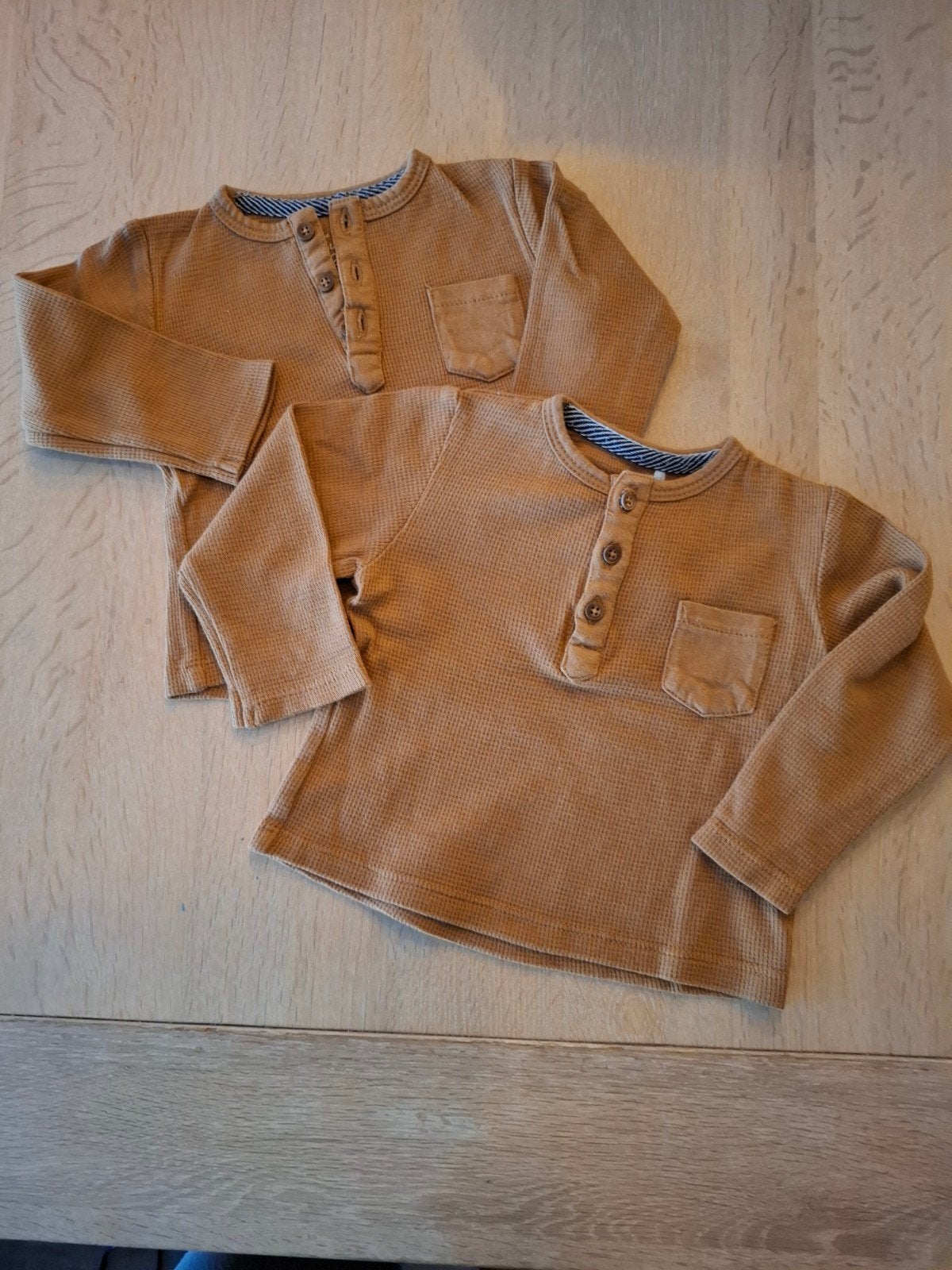 2x zomertshirt mt 62. Prenatal. Samen voor...., Kinderen en Baby's, Babykleding | Maat 62, Ophalen of Verzenden, Jongetje of Meisje