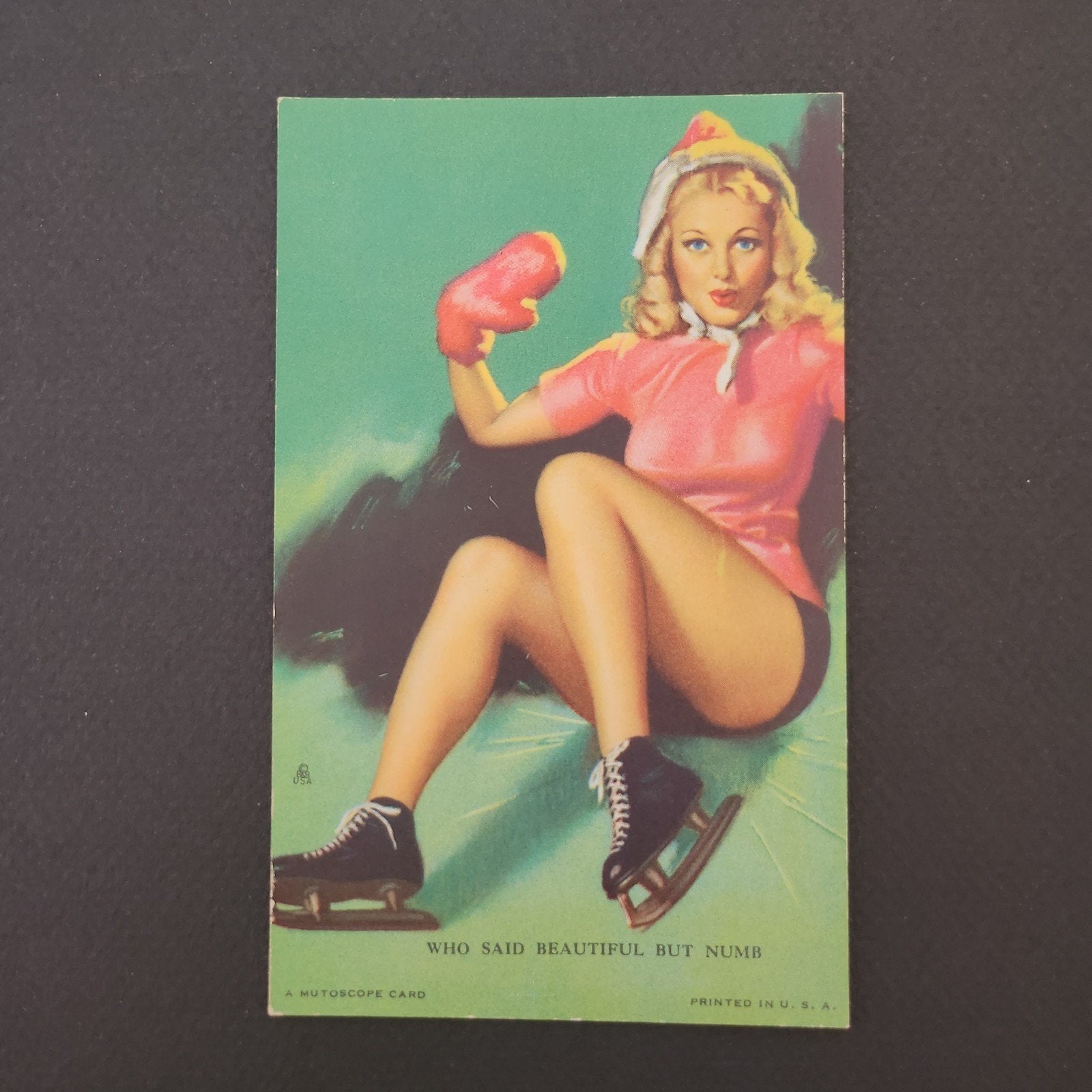 Vintage Mutoscope Pin-up Kaart - Schaatsster, Verzamelen, Ansichtkaarten | Themakaarten, Ophalen of Verzenden, 1940 tot 1960, Gelopen