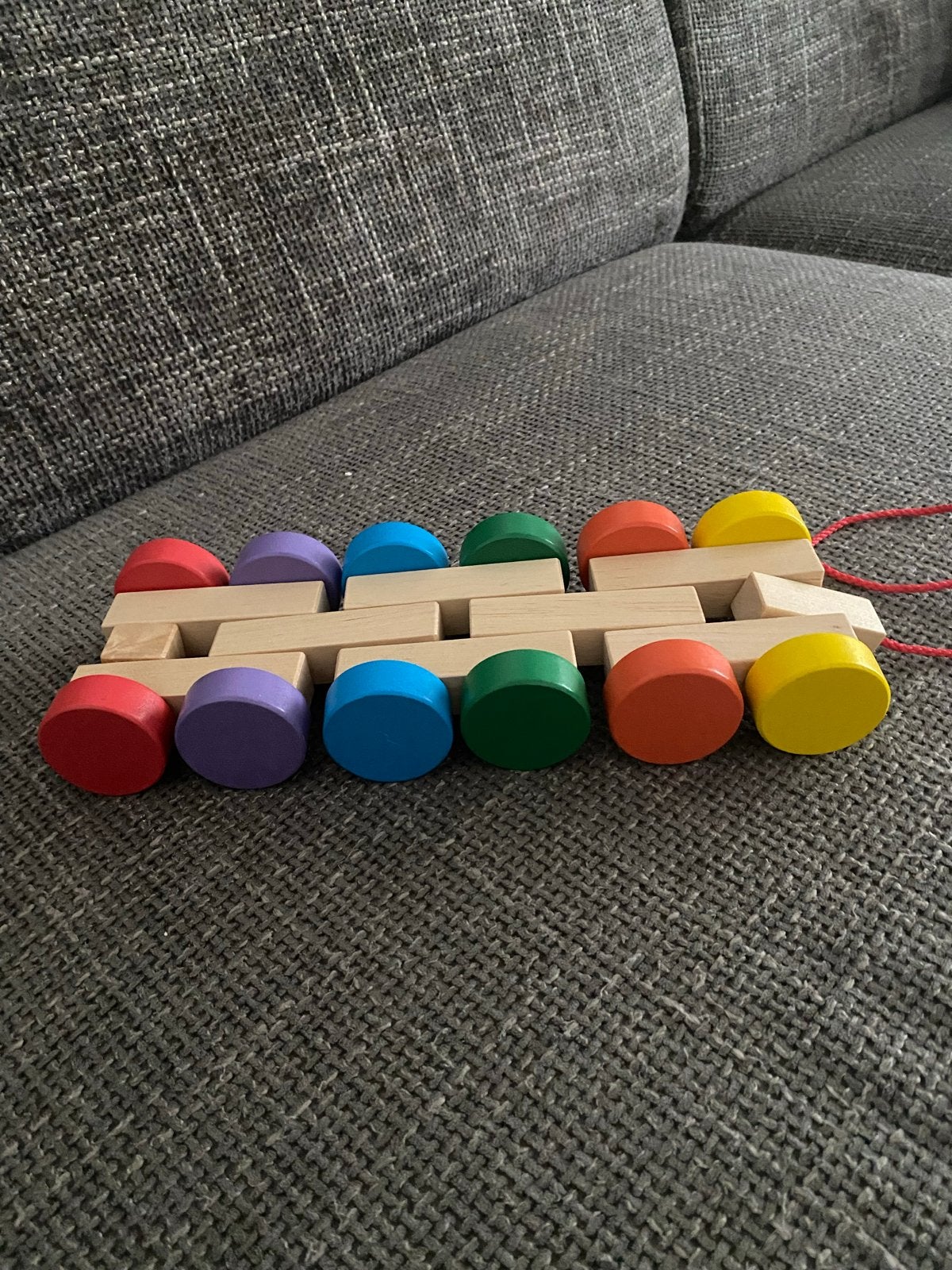 Houten trekrups met kleurrijke wielen, Ophalen of Verzenden, Gebruikt, Duw- of Trekspeelgoed