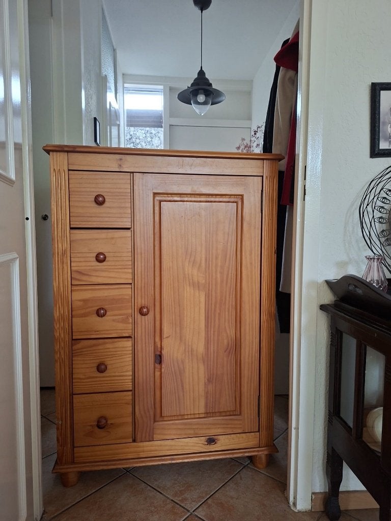 grenen meidenkast in een warme, honingbruine houtkleur., Ophalen, 5 laden of meer, Klassiek landelijk / Vintage (ook leuk om te verven!)