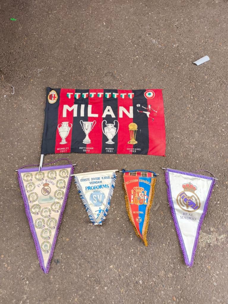 Vintage voetbalvaantjes 5 X, Ophalen of Verzenden, Buitenlandse clubs