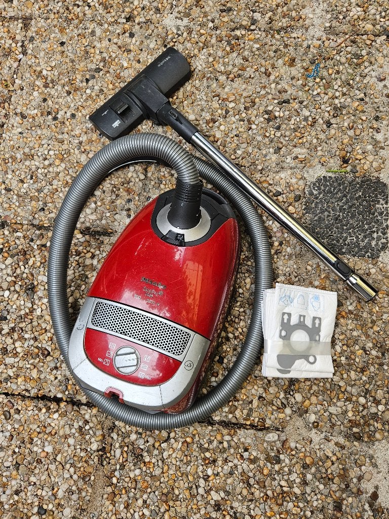 Miele Cat & Dog  Stofzuiger in goede conditie, Ophalen, Gebruikt, 2000 watt of meer