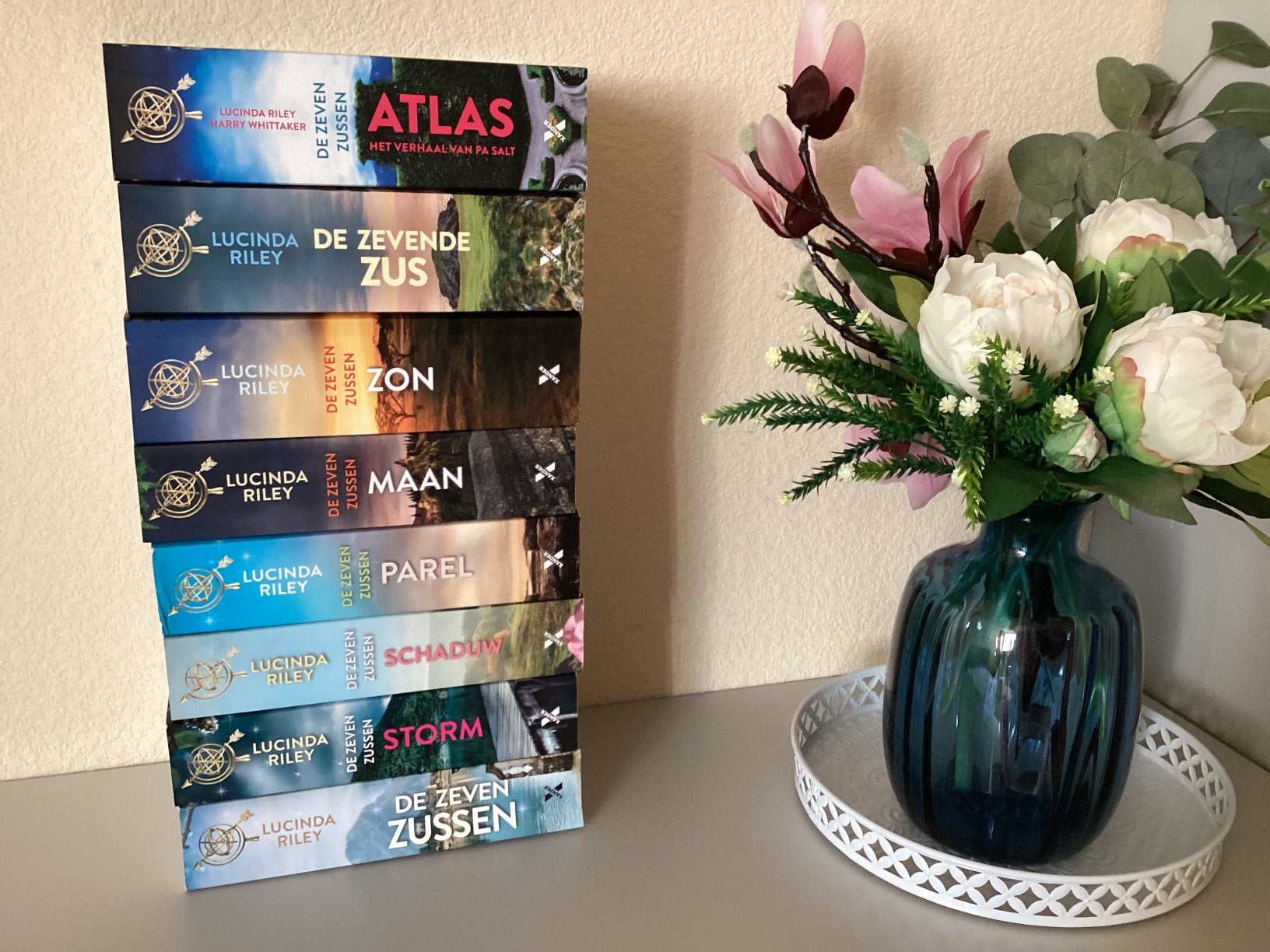 Alle 8 boeken van de zeven zussen, Boeken, Ophalen of Verzenden, Gelezen