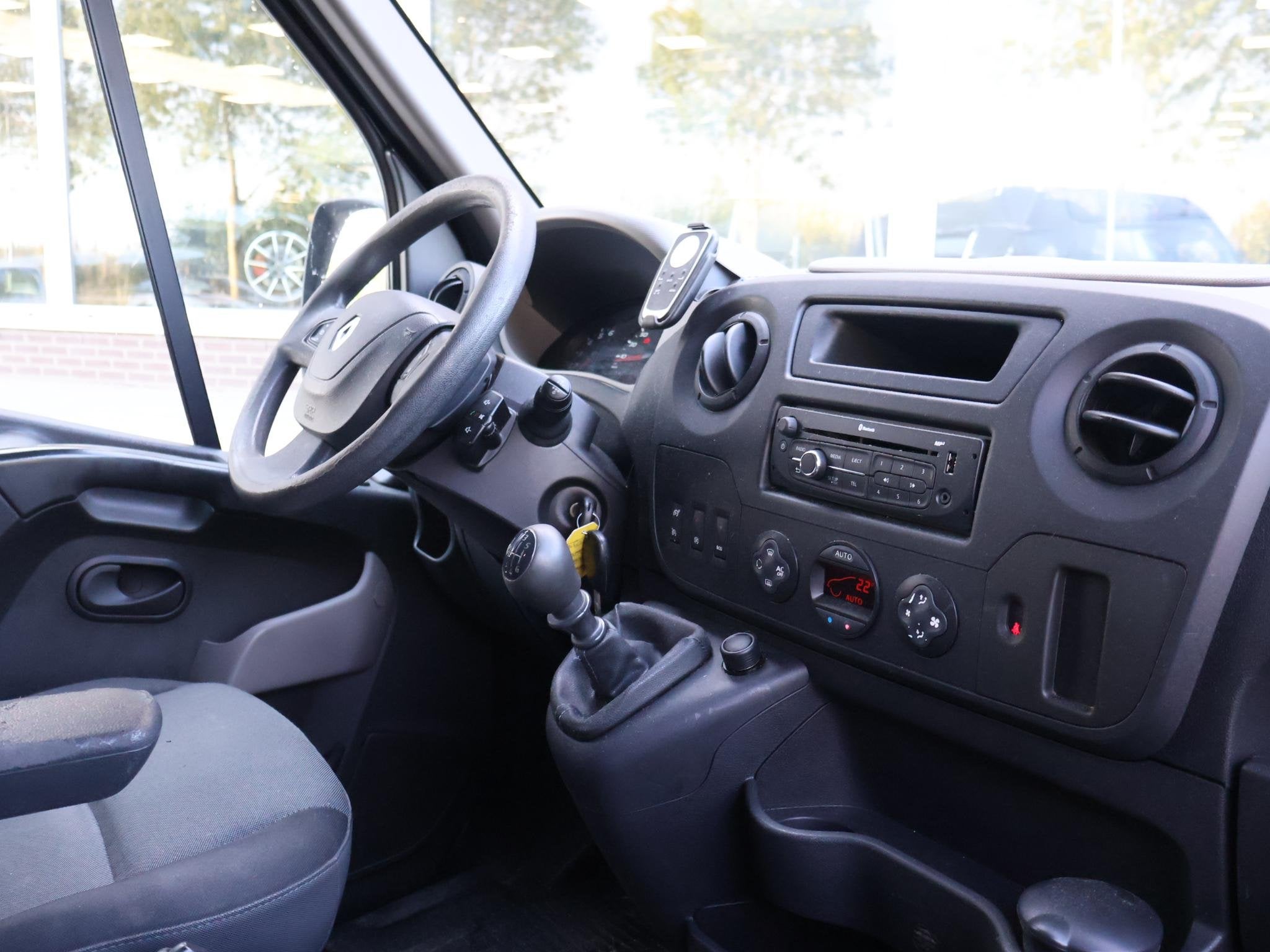 Renault Master T35 2.3 DCI 165 PK L2H2 *MARGE* + TREKHAAK |, Auto's, Voorwielaandrijving, Euro 5, Stof, Gebruikt