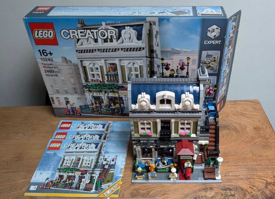 Lego parisian restaurant 10243, Kinderen en Baby's, Speelgoed | Duplo en Lego, Ophalen of Verzenden, Zo goed als nieuw