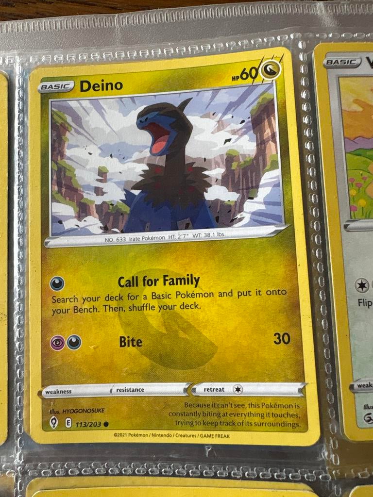 Pokémon Kaart Deino 113/203 - Basic HP60, Ophalen, Zo goed als nieuw, Losse kaart