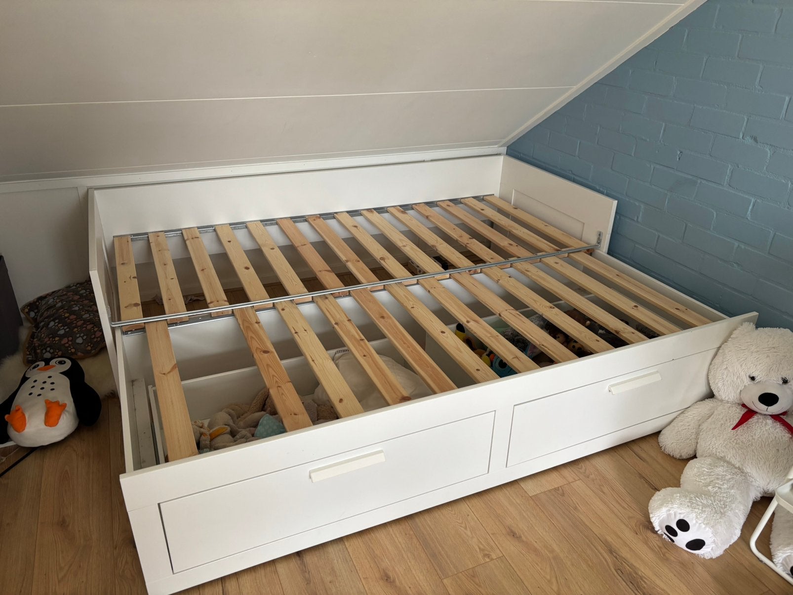 Brimnes uitschuifbed wit 80x200 met 2 lades, Huis en Inrichting, Ophalen, Gebruikt, Eenpersoons, Wit