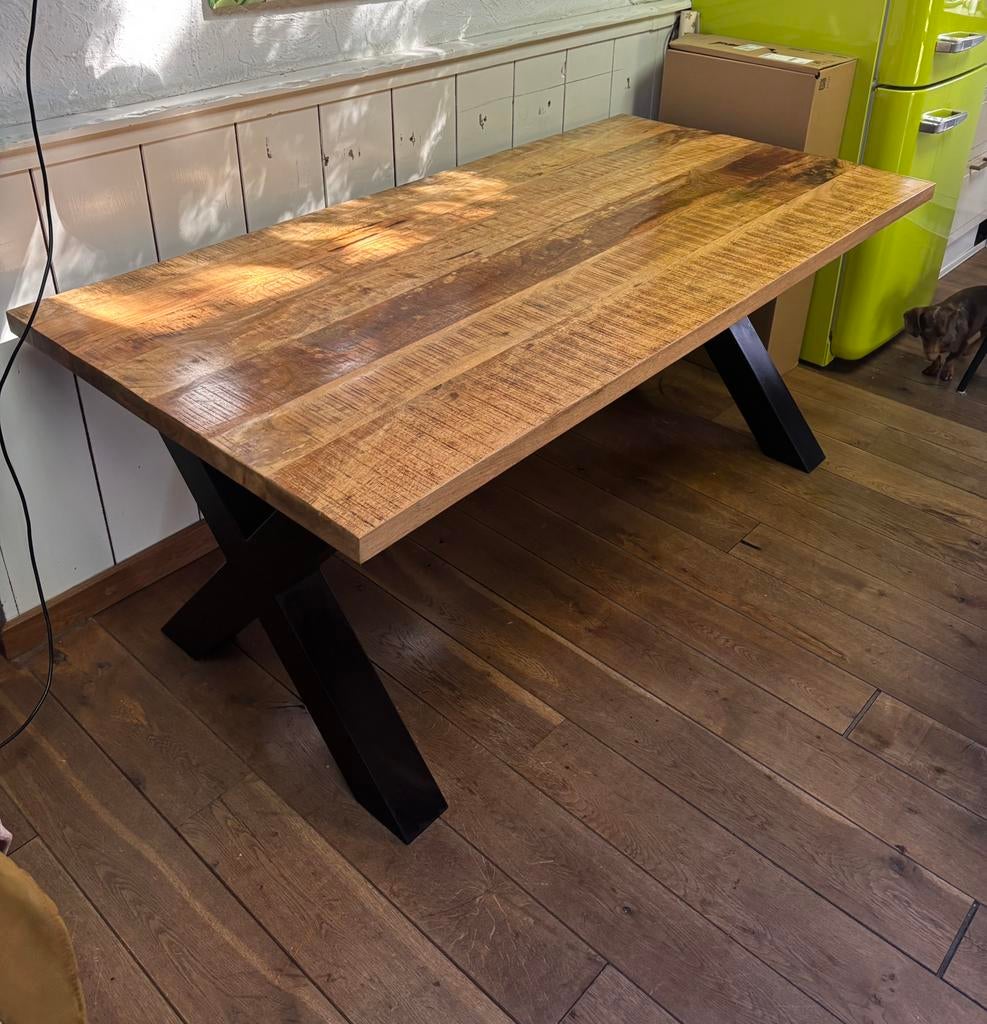 Mango houten eettafel met zwarte X-poten, Huis en Inrichting, Tafels | Eettafels, Zo goed als nieuw, 50 tot 100 cm, 150 tot 200 cm