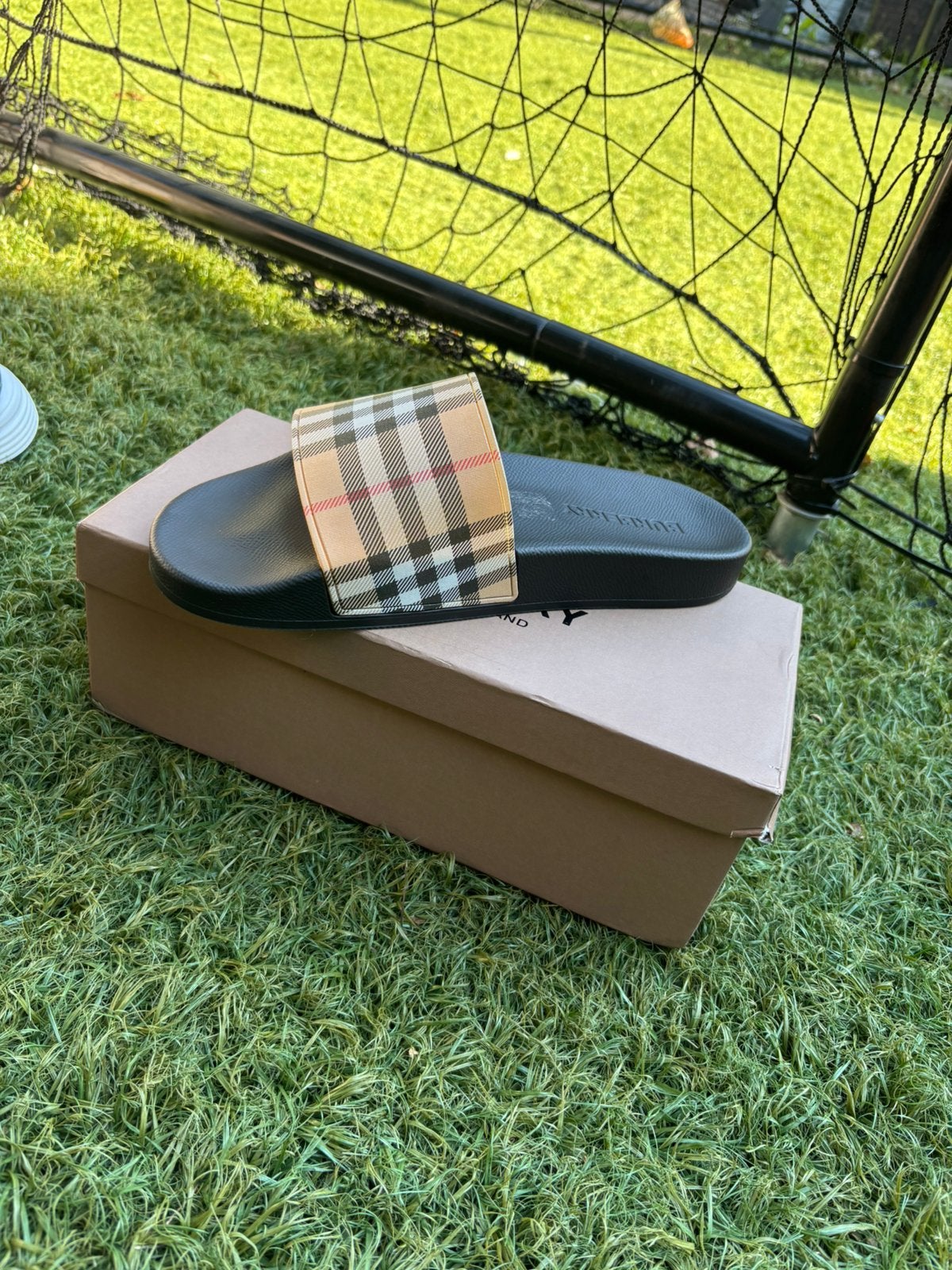 Burberry slides, Overige kleuren, Nieuw, Ophalen, Slippers
