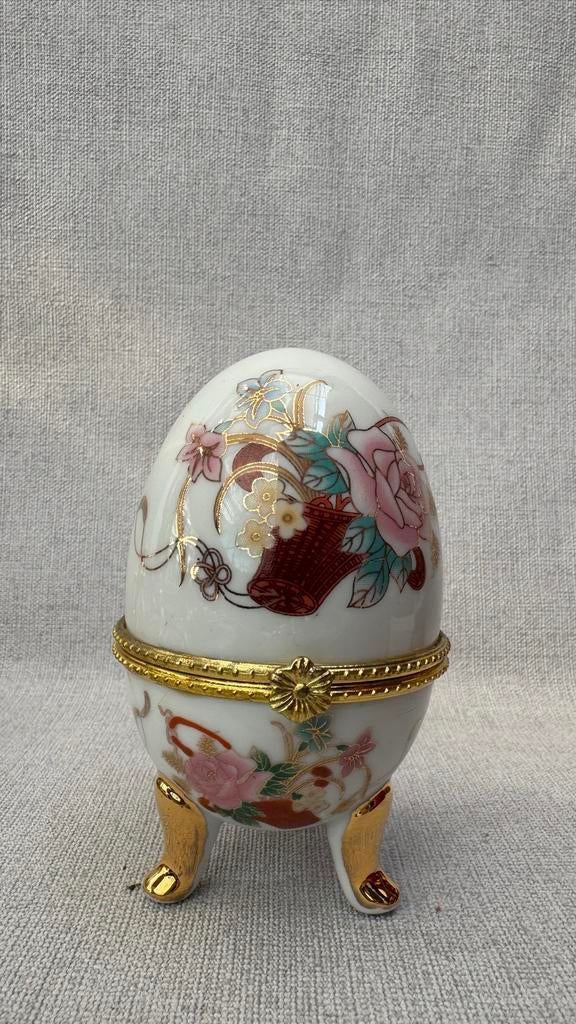 Limoges Porseleinen Eierdoosje met Bloemmotief, Ophalen of Verzenden